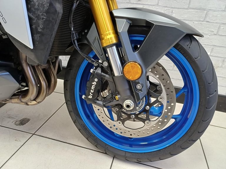 Suzuki GSXS1000   22 plate  only 6615 miles  full service history  delivery p...