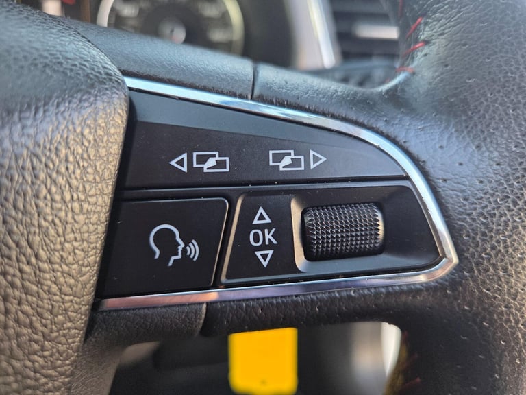 2013 SEAT Leon 2.0 TDI FR 3dr [Technology Pack] HATCHBACK DIESEL Manual