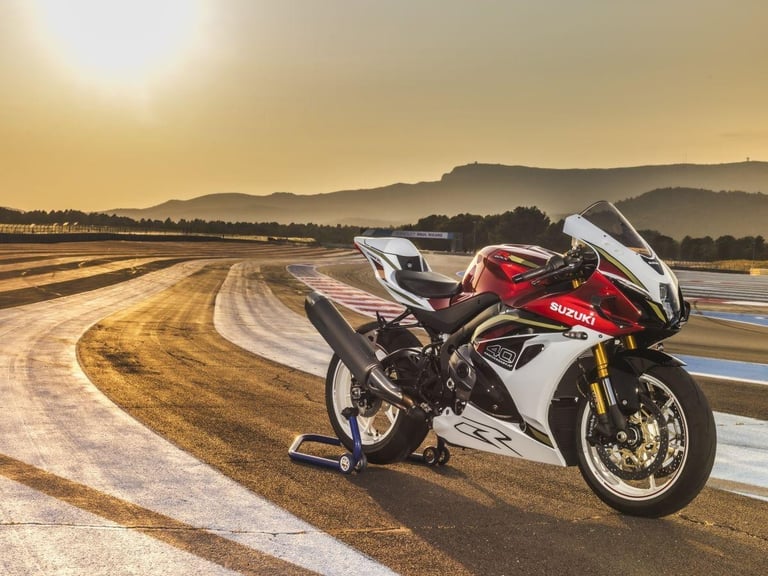 2026 new GSX-R1000R 40th Anniversary model. It's back! Price to be announced.