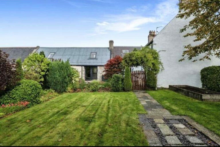 5 Bed Semi Detached House *** IMMEDIATELY AVAILABLE *** IV7 8LL