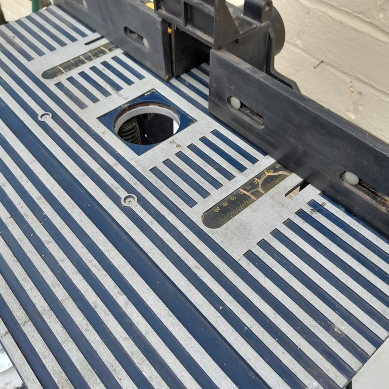 Erbauer 2100W Router & Table