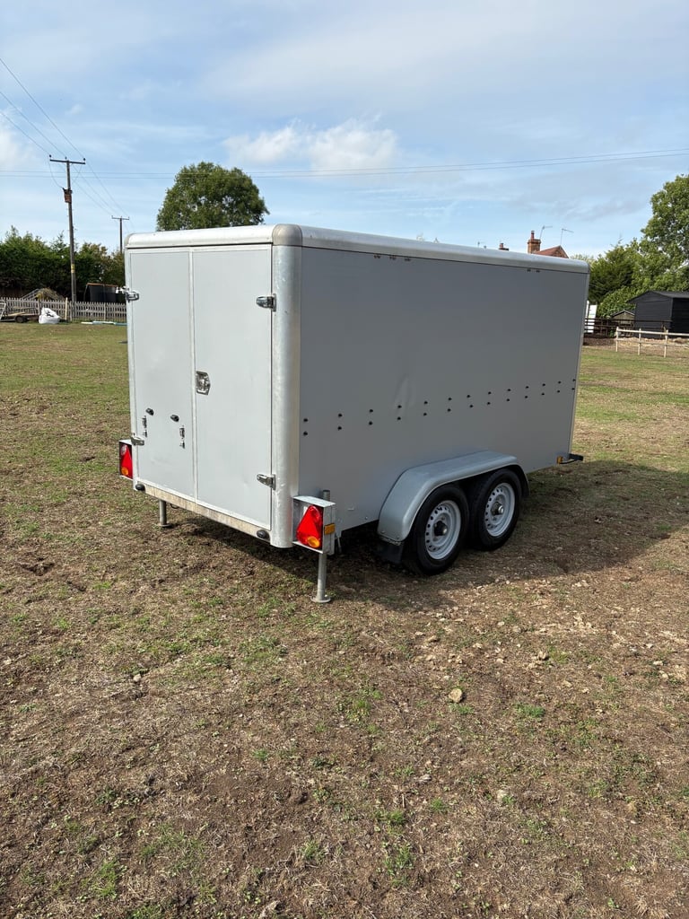  INDESPENSION TAV 5 Box Trailer Twin Axle   Manual