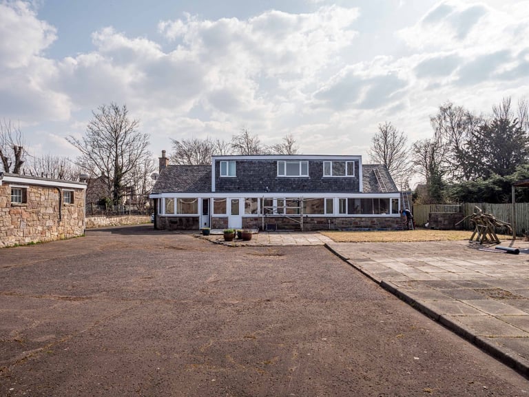 Remarkable, 4/5 bedroom, detached bungalow, near Roslin – available soon