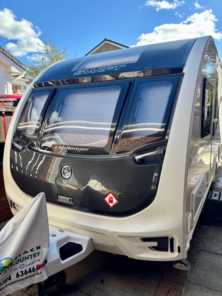 Swift 580 2017 4 Berth Fixed Bed With Awning and Extras