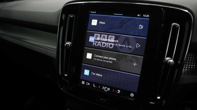 2024 Volvo XC40 2.0 B3 MHEV Plus DCT Auto Euro 6 (s/s) 5dr ESTATE Petrol/Electric Hybrid Automatic