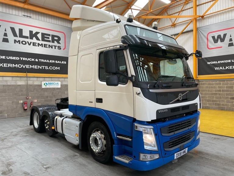 image for VOLVO FM 450 GLOBETROTTER *EURO 6* LOW RIDE 6X2 TRACTOR UNIT – 2018 – DX18 HMG