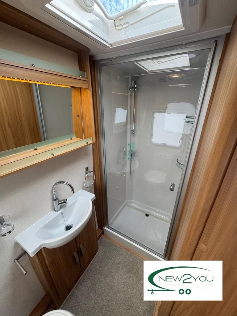 2014 Lunar Quasar 564 4 Berth Caravan + Motor Mover - STOCK NO E229