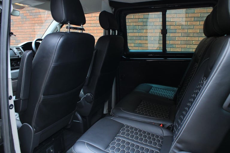 2019 Volkswagen Transporter 2.0 BiTDI T32 BlueMotion Tech Highline Kombi DSG FWD SWB Euro 6 (s/s)...