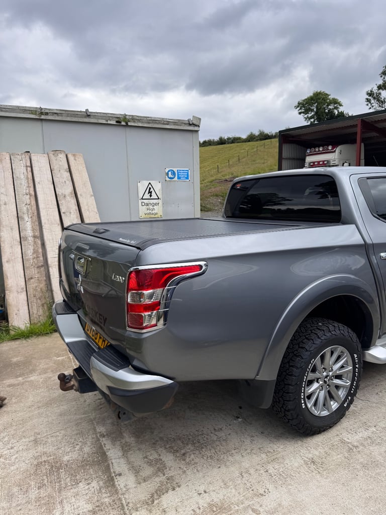 2018 Mitsubishi l200 barbarian full spec