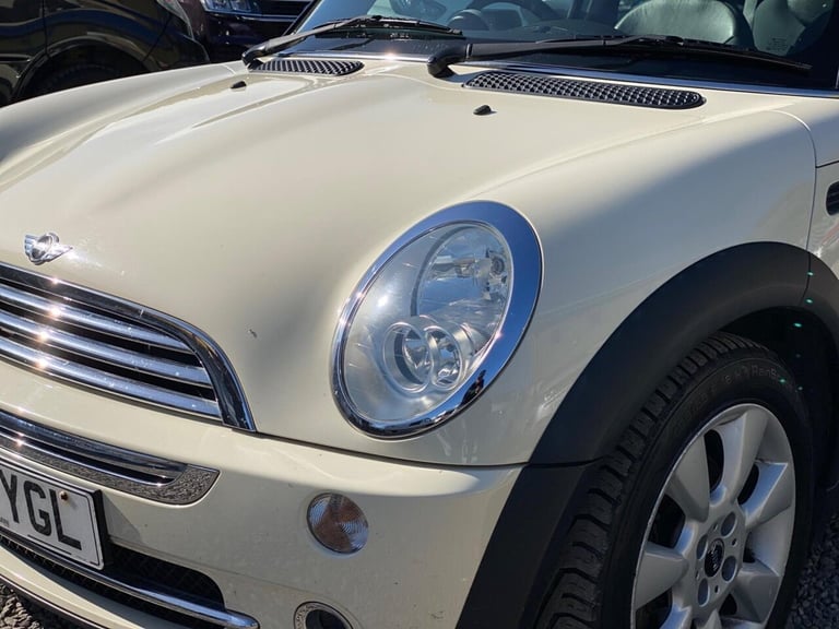 2005 MINI Hatch 1.6 Cooper Hatchback 3dr Petrol Manual Euro 4 (116 bhp) Hatchback Petrol Manual