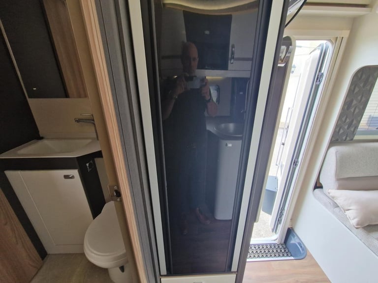 2022 SWIFT ESCAPE 684  4-BERTH - 4-BELT - 1 OWNER - EXCELLENT