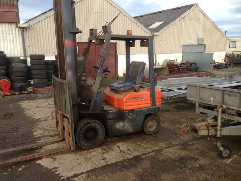 FORKLIFTS FOR SALE+ WANTED ELECTRIC,GAS,DIESEL. AS LONG AS THEY WORK. 