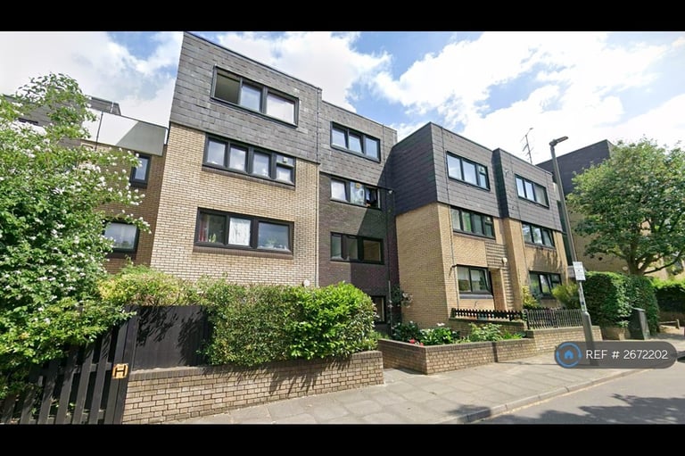 3 bedroom flat in Ericcson Close, Wandsworth, SW18 (3 bed) (#2672202)