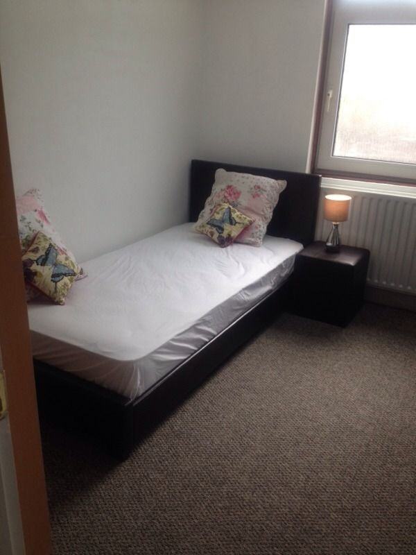FOUR (4) BEDROOM FLAT IN WALTHAMSTOW, E17 3LL FOR JUST £1835pcm ! {AVAILABLE NOW}