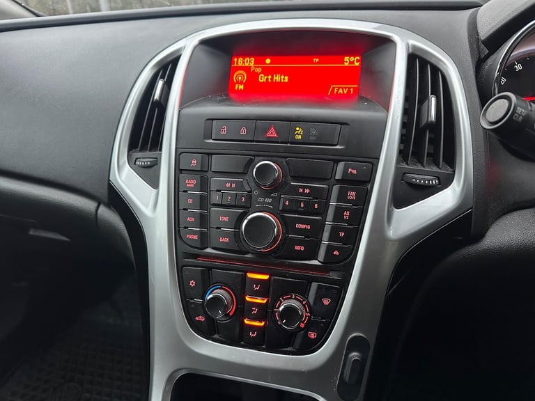 2014 Vauxhall Astra 1.6 16v SRi Auto Euro 5 5dr Petrol