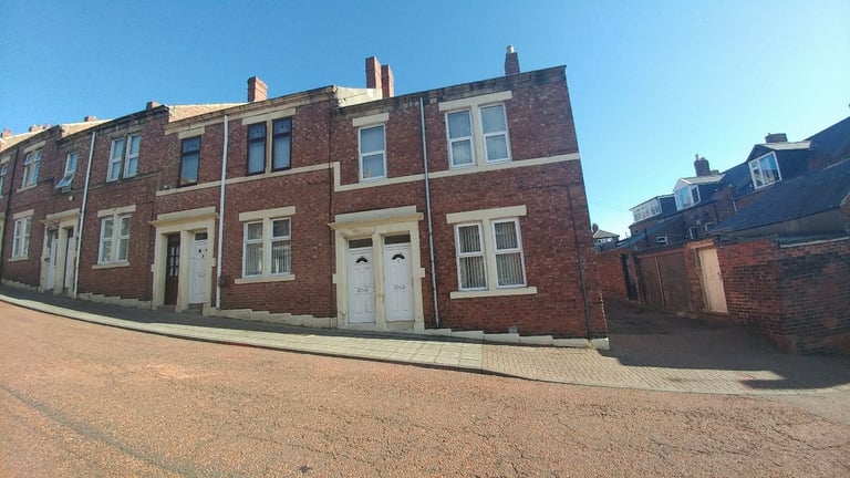 image for Gateshead/Deckham - Lovely 2-Bedroom Lower Flat for Rent