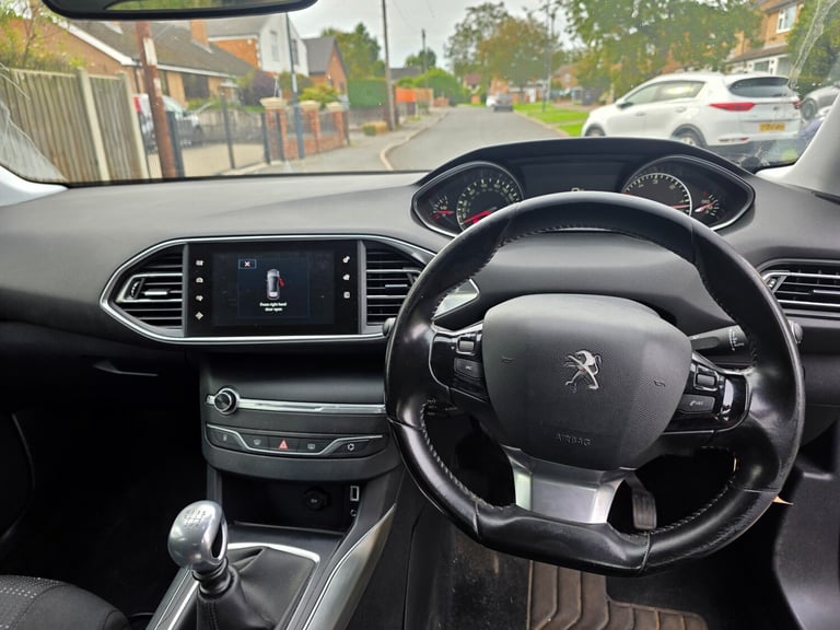 2015 Peugeot 308 1.6 BlueHDi 120 Allure 5dr HATCHBACK Diesel Manual