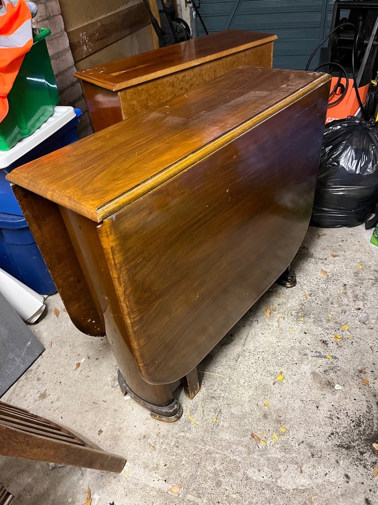 image for Dining room table 