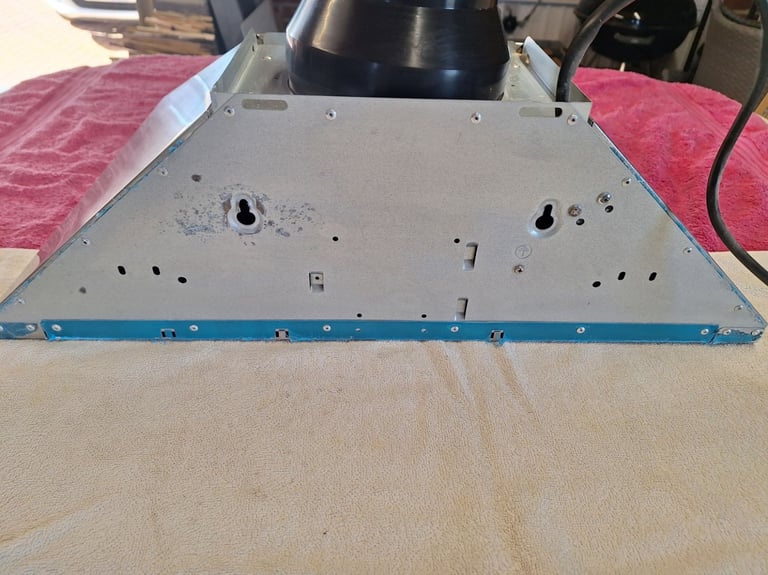 🌟 Stylish 60cm Stainless Steel Extractor Hood – Excellent Condition 🌟 