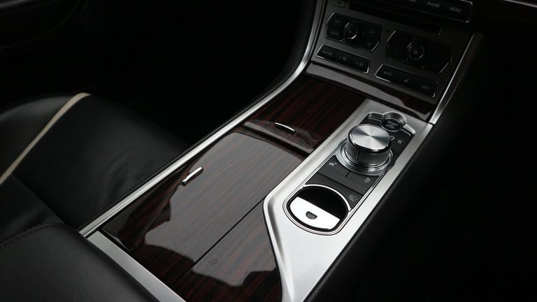 JAGUAR XF 2.2d Portfolio Sportbrake Auto Euro 5 (s/s) 5dr 2015