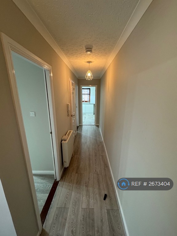 2 bedroom flat in Robertson Street, Greenock, PA16 (2 bed) (#2673404)