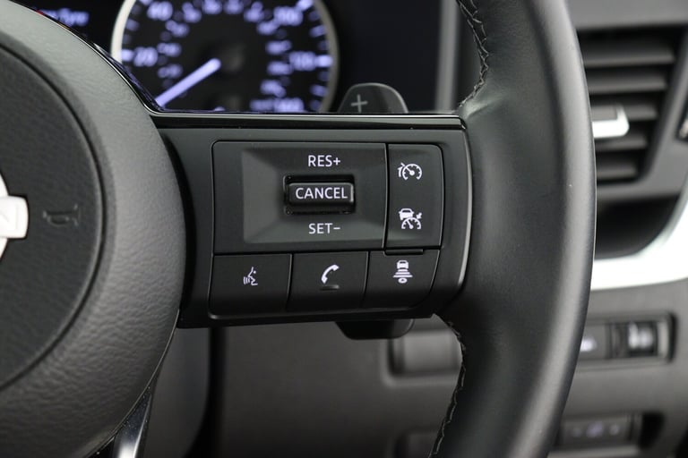 2023 Nissan Qashqai 1.3 DiG-T MH 158 Acenta Premium 5dr Xtronic Hatchback Petrol Automatic