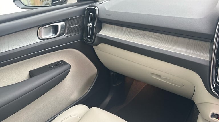 2025 Volvo XC40 Ultra, B3 Mild hybrid, Petrol, Bright Estate Petrol Automatic