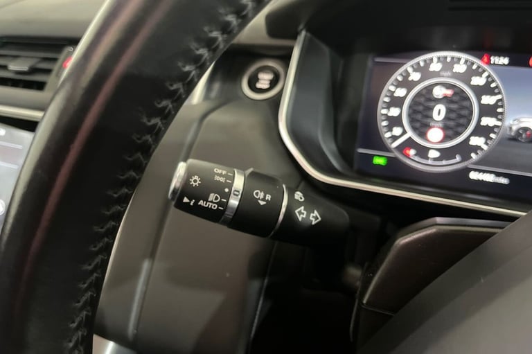 2021 21 LAND ROVER RANGE ROVER SPORT 5.0 P575 V8 SVR CARBON EDITION SUV 5DR PETR