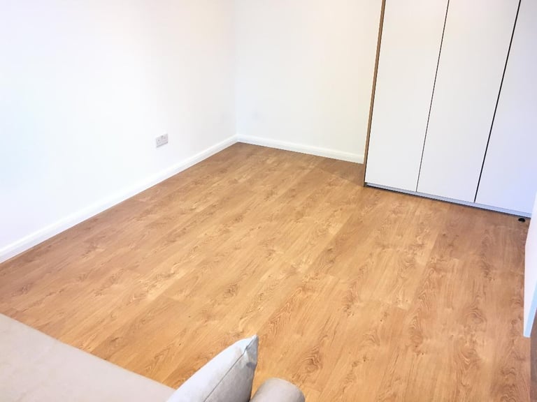 Includes Bills New Studio Flat DBedRoom Shower Separate Kitchen Garden NearTubeBusShopsGreen Space 