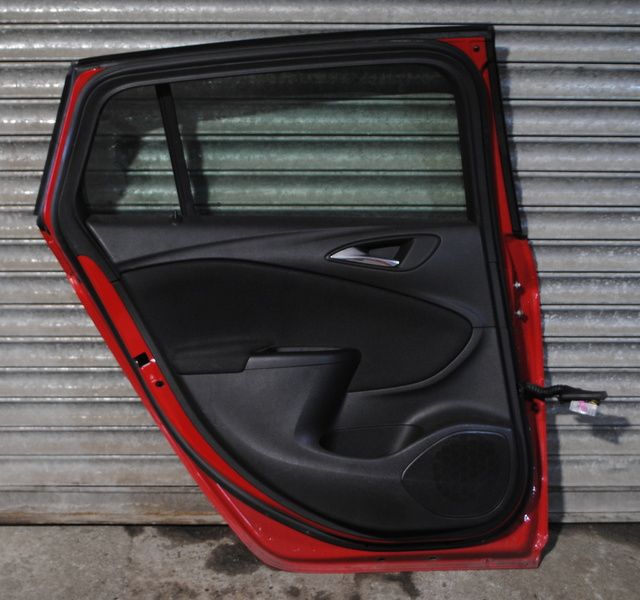 2015-2021 VAUXHALL ASTRA K REAR PASSENGER SIDE COMPLETE DOOR CODE - 50S Lava Red