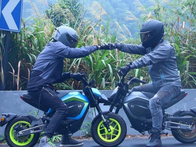 Tromox Mino 50cc Equivalent Monkey Electric bike road legal