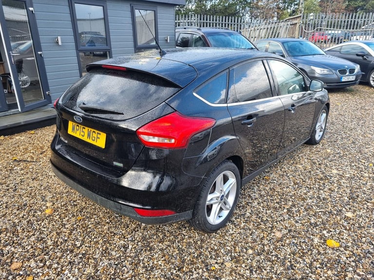 2015 Ford Focus 1.0T EcoBoost Zetec Euro 6 (s/s) 5dr HATCHBACK Petrol Manual