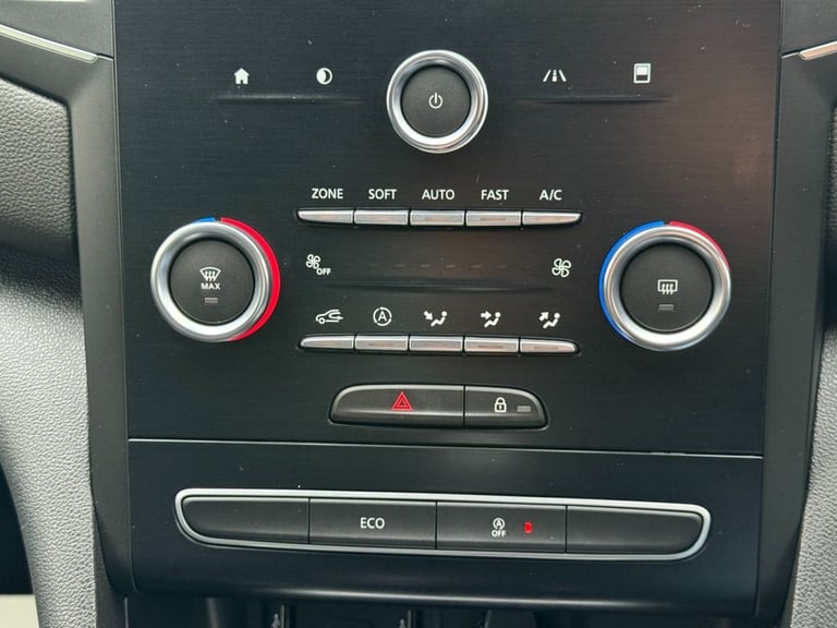 2019 Renault Megane 1.3 TCe Iconic Hatchback 5dr Petrol Manual Euro 6 (s/s) (140 ps) Hatchback Pe...