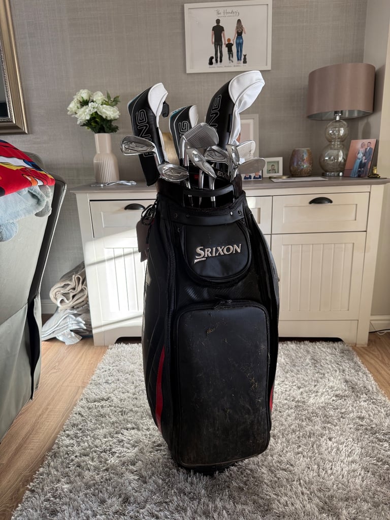 Srixon Tour staff bag 2024 red and black