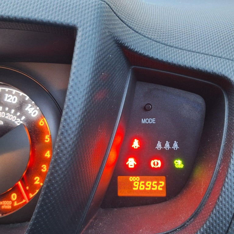 Toyota, URBAN CRUISER, Hatchback, 2010, Manual, 1364 (cc), 5 doors