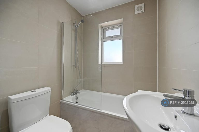 4 bedroom flat in Dudley Road, Harrow, HA2 (4 bed) (#2528925)