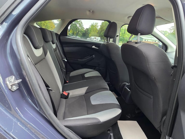 2013 Ford Focus 1.6 TDCi Zetec Euro 5 (s/s) 5dr Hatchback Diesel Manual