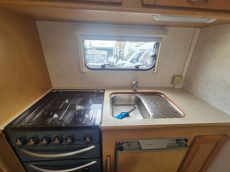 Compass Avantgarde 300 Coachbuilt Motorhome 2005