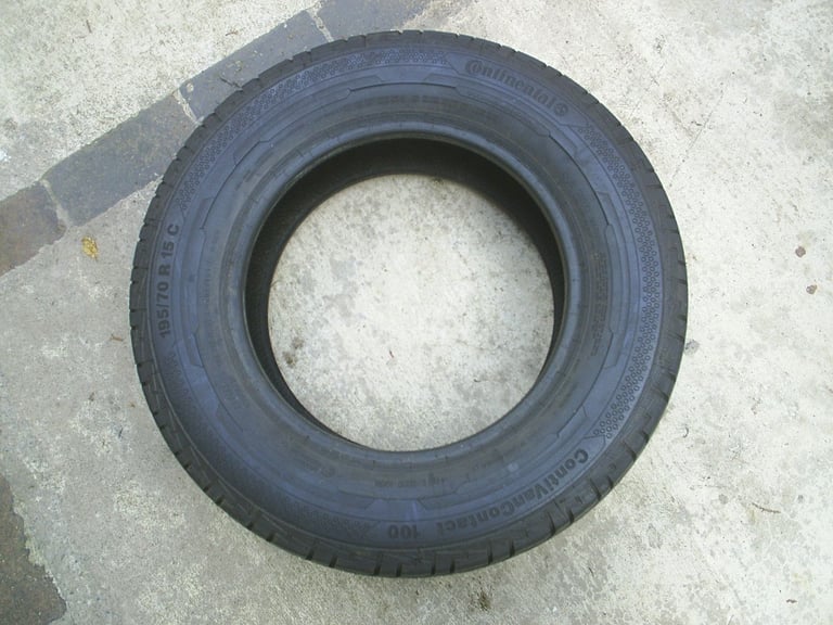 195 70 R 15 C Continental Conti Vanco Contact 100 Tyre 104/102R 10mm Tread