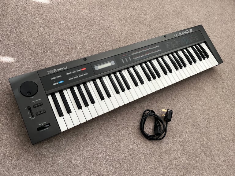 Roland Alpha Juno 2 Vintage polysynth