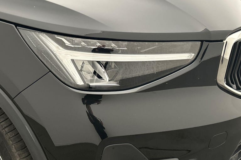 2023 Volvo XC40 Core, B3 mild hybrid, Petrol ESTATE Petrol/Electric Hybrid Automatic