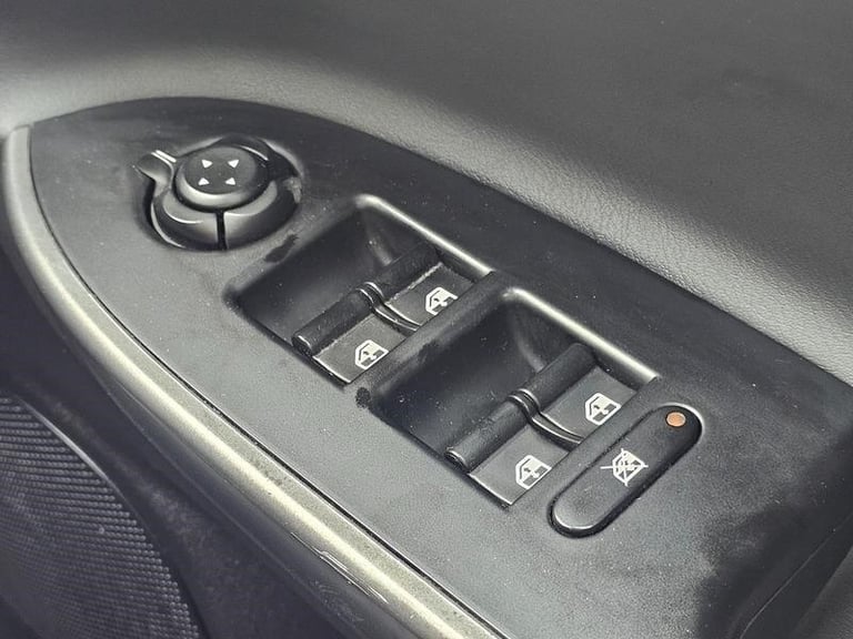 2013 Alfa Romeo Giulietta 1.6 JTDM-2 Collezione Euro 5 (s/s) 5dr HATCHBACK Diesel Manual