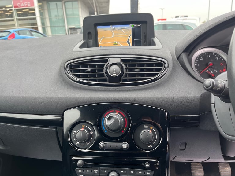 2012 Renault Clio 1.5 dCi 88 Dynamique TomTom 5dr HATCHBACK Diesel Manual