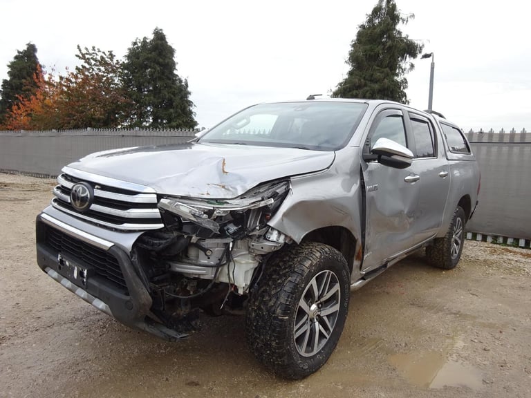 2016 66 REG TOYOTA HILUX INVINCIBLE D-4D 4WD DIESEL AUTO DAMAGED SALVAGE