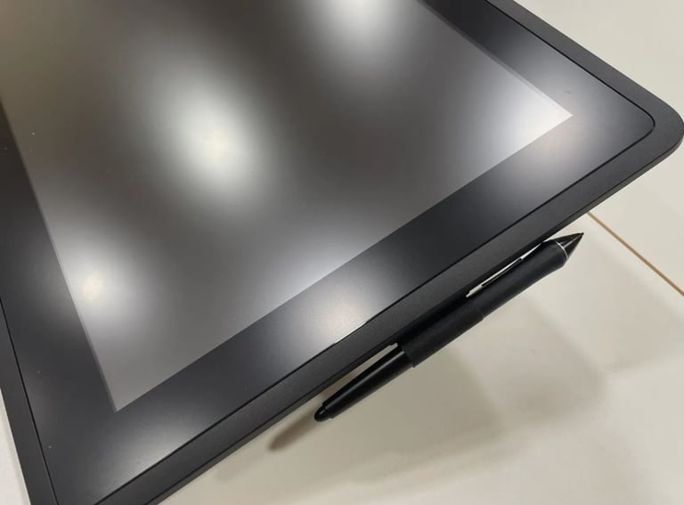 Cintiq 22 Pen Display Drawing Tablet Black (DTK2260K0A) in