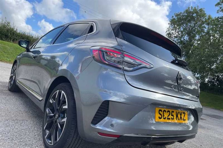 2025 Renault Clio 1.6 E-TECH techno Hatchback 5dr Petrol Hybrid Auto Euro 6 (s/s) (145 ps) Hatchb...
