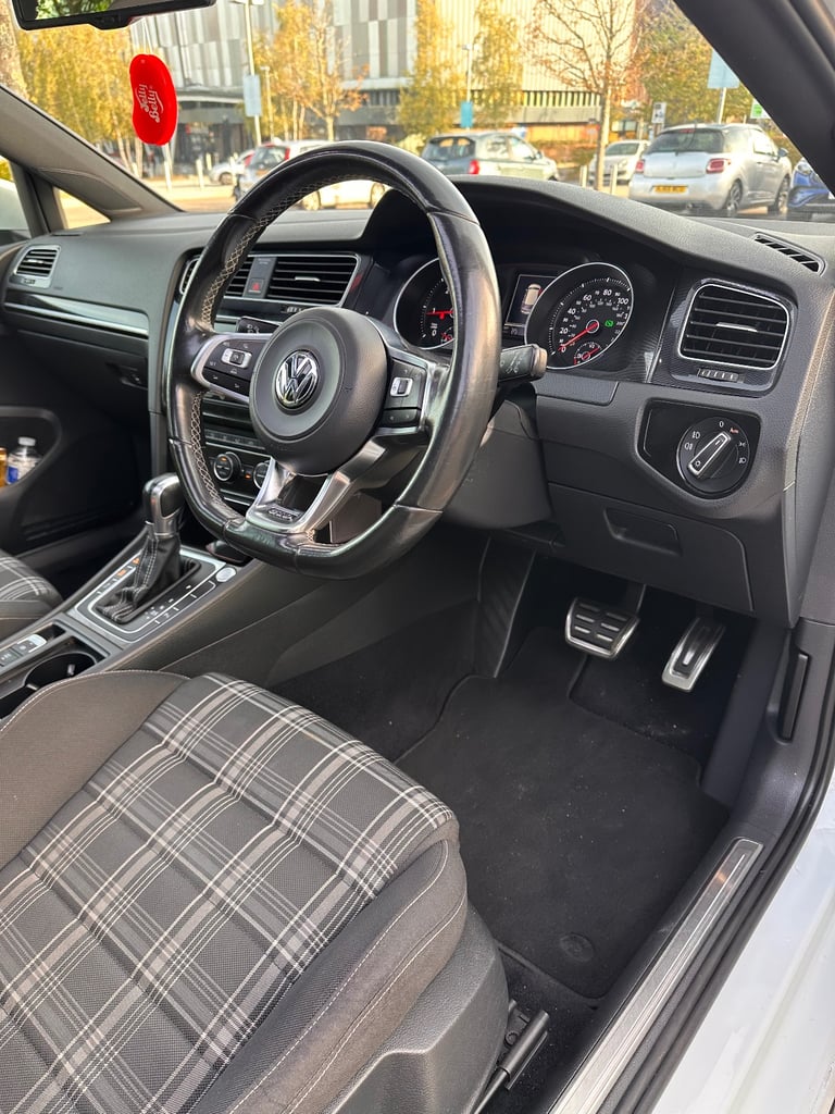 Volkswagen, GOLF, Hatchback, 2016, Semi-Auto, 1968 (cc), 5 doors