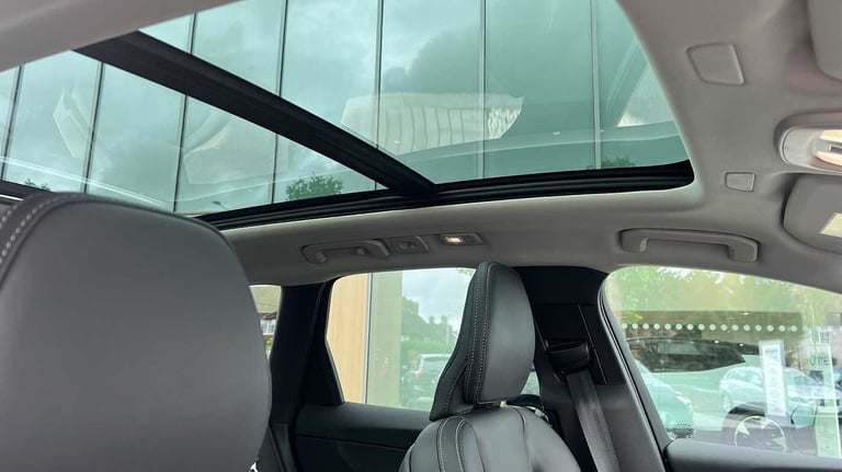 2025 Volvo XC60 2.0 T8 [455] PHEV Ultra Dark 5dr AWD Geartronic ESTATE PETROL/ELECTRIC Automatic