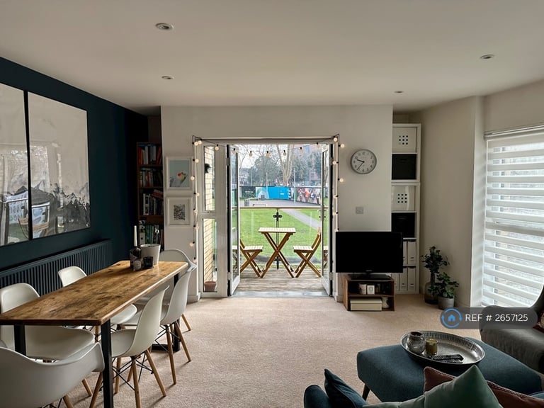 1 bedroom flat in Brickfield Road, London, SW4 (1 bed) (#2657125)