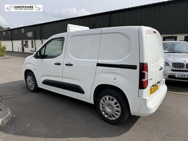 2020 Vauxhall Combo 2000 1.5 Turbo D 100ps H1 Sportive Van PANEL VAN DIESEL Manual